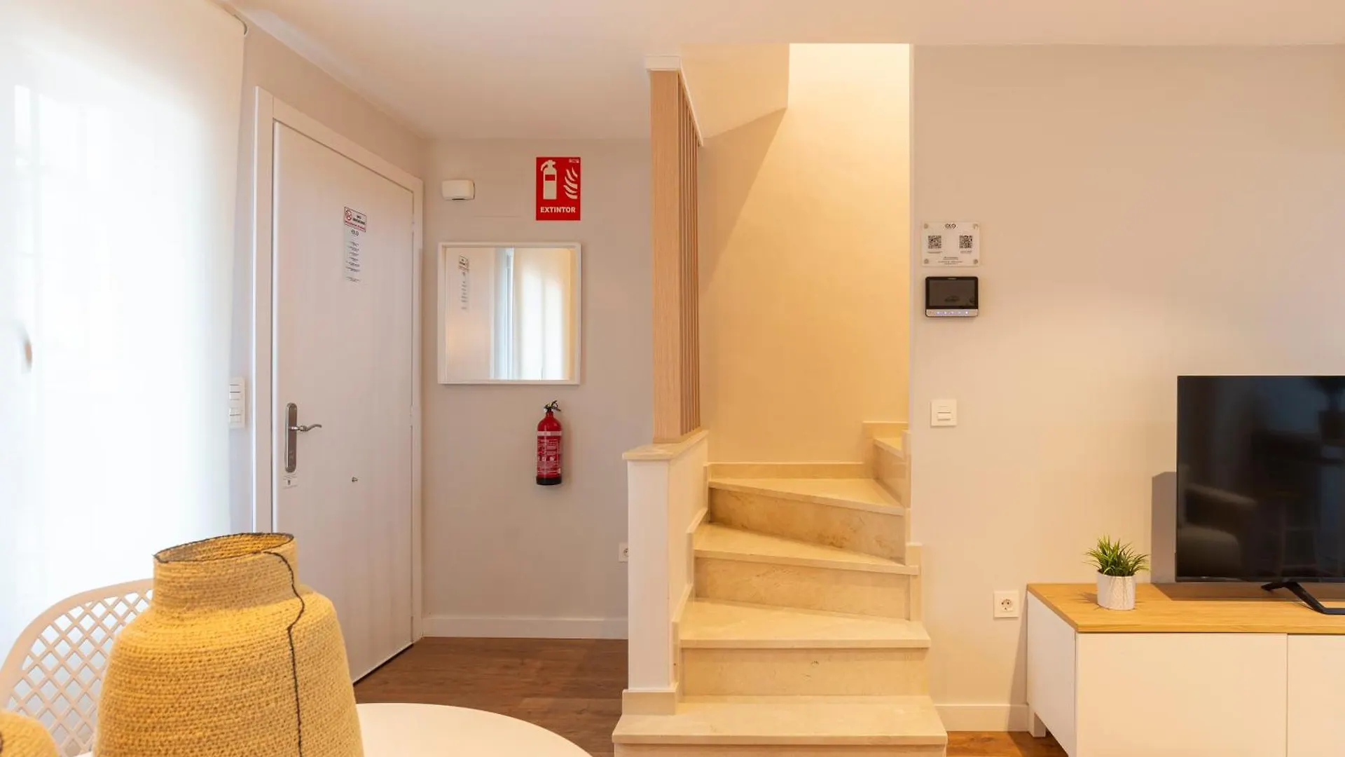 Colina Beach By Ele Apartments Torremolinos Spanje
