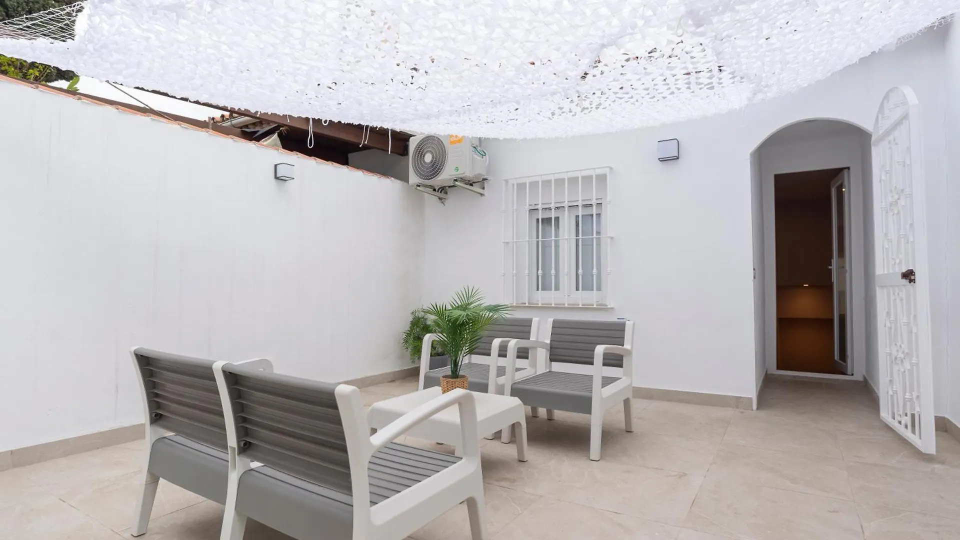 Colina Beach By Ele Apartments Torremolinos Spanje