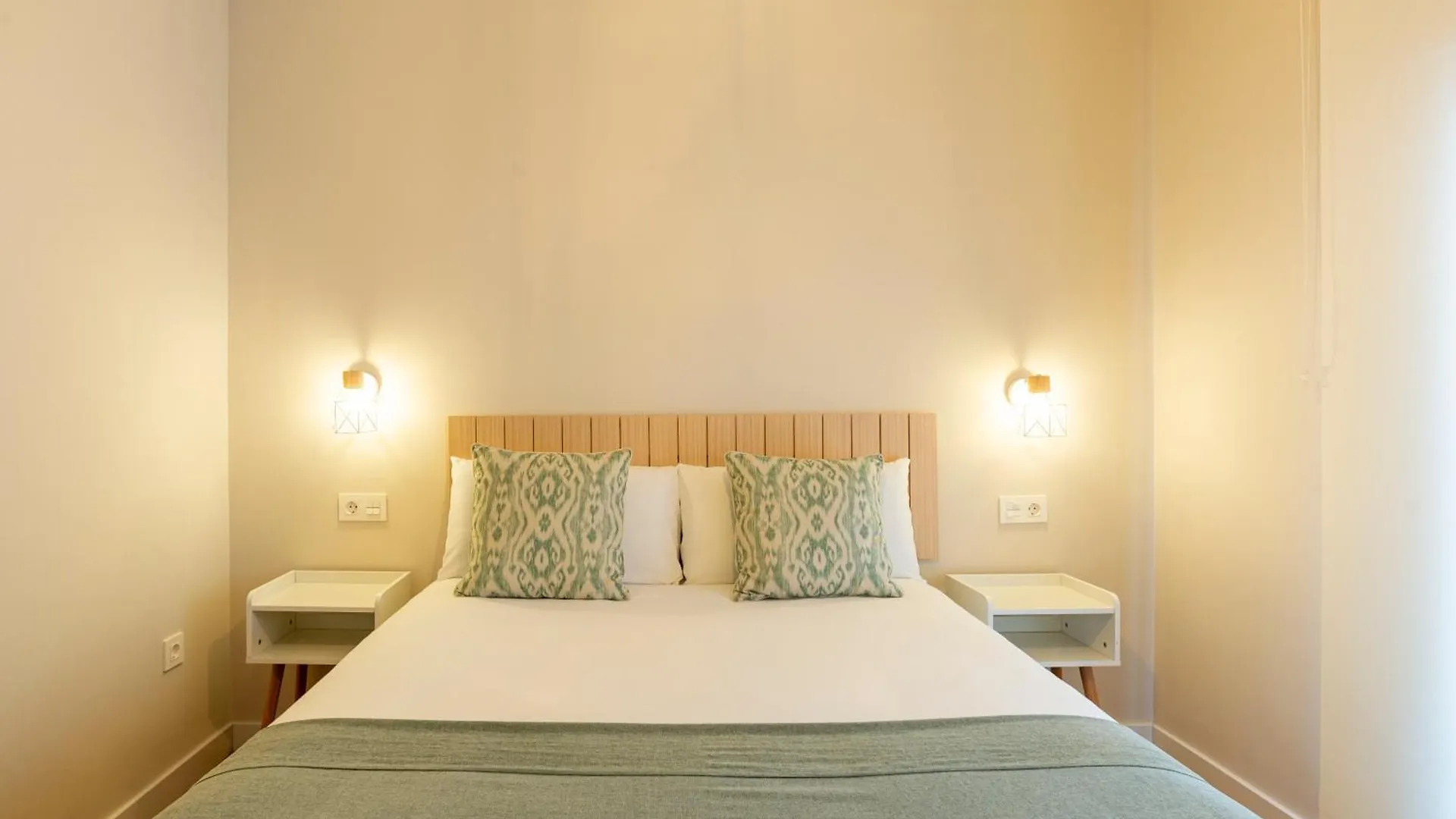 Colina Beach By Ele Apartments Торремолинос Испания