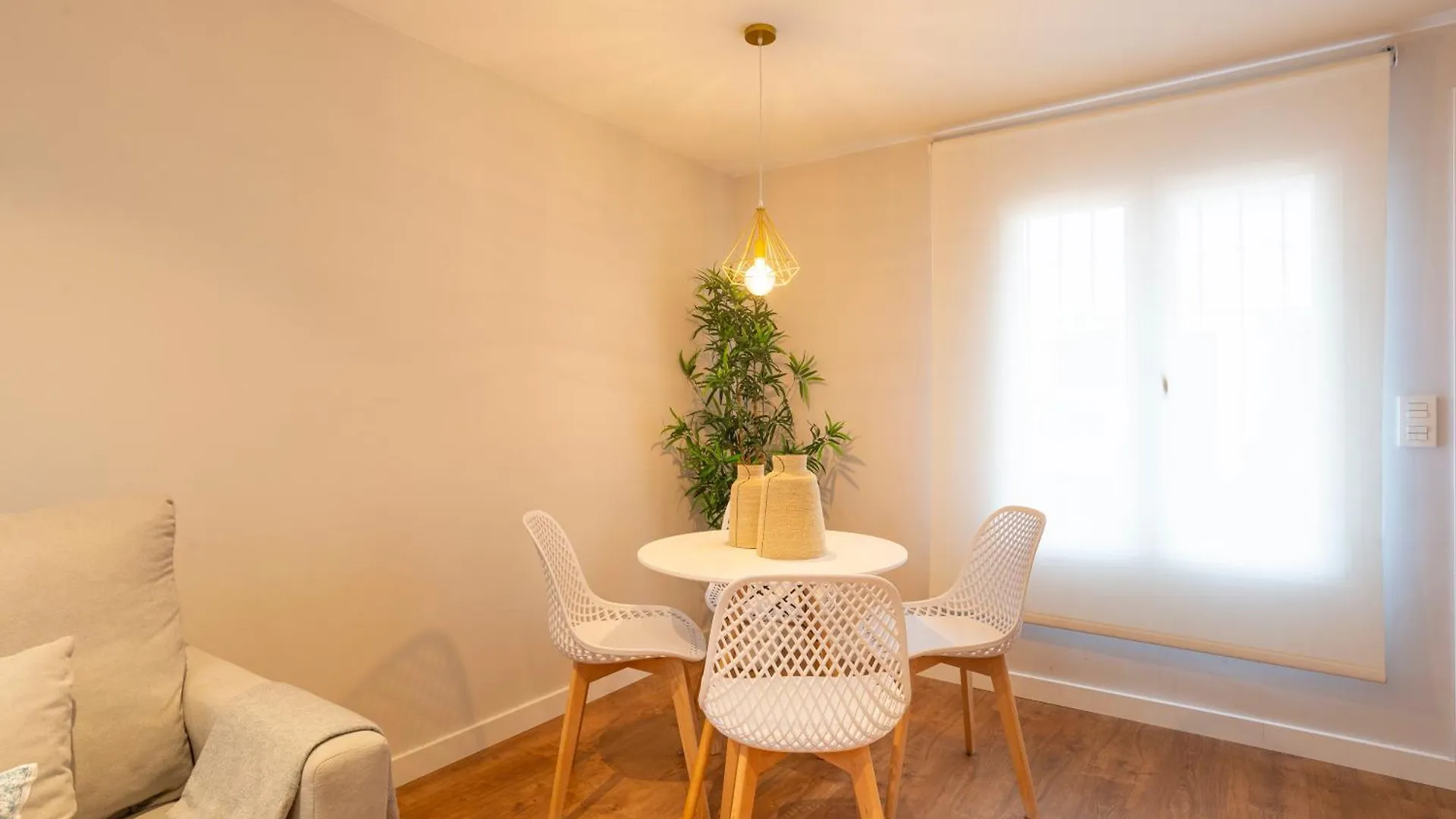 Colina Beach By Ele Apartments Торремолинос